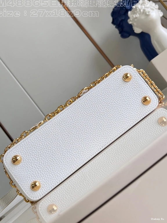 VUITTON LOUIS CAPUCINES BB-27*18*9CM 0822